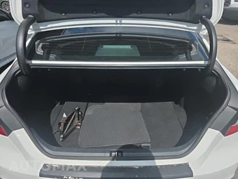 2018 Toyota Camry LE - miniatura 19