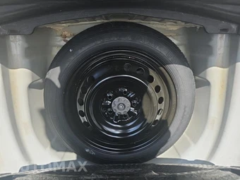 2018 Toyota Camry LE - miniatura 7