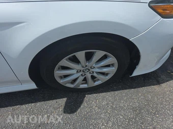 2018 Toyota Camry LE - miniatura 9