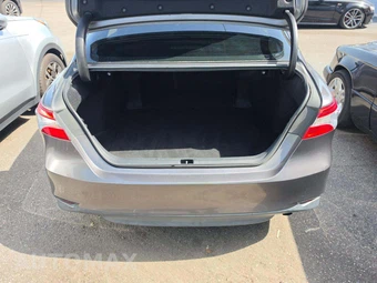 2018 Toyota Camry LE - miniatura 14