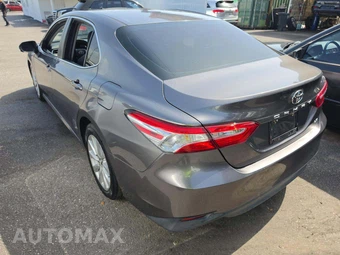 2018 Toyota Camry LE - miniatura 2