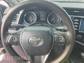 2018 Toyota Camry LE - miniatura 10