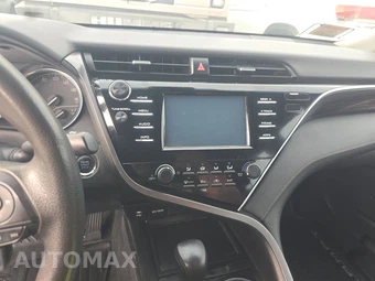2018 Toyota Camry LE - miniatura 11
