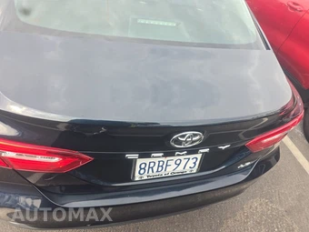 2018 Toyota Camry LE - miniatura 17