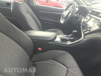 2018 Toyota Camry LE - miniatura 8