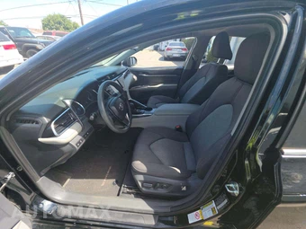 2018 Toyota Camry LE - miniatura 3