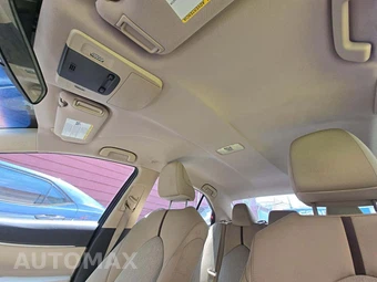 2018 Toyota Camry LE - miniatura 11