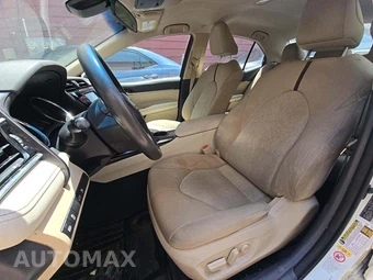 2018 Toyota Camry LE - miniatura 6