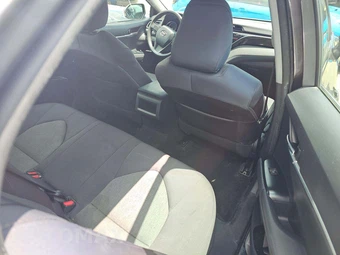 2018 Toyota Camry LE - miniatura 16