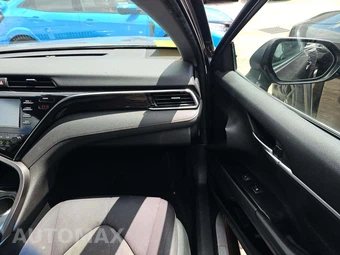 2018 Toyota Camry LE - miniatura 19