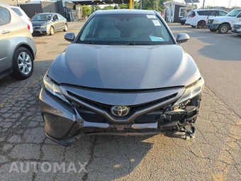 2018 Toyota Camry SE - miniatura 2