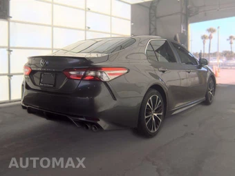 2018 Toyota Camry SE - miniatura 4