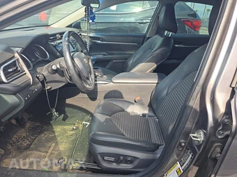 2018 Toyota Camry SE - miniatura 7