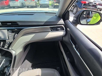 2018 Toyota Camry SE - miniatura 16