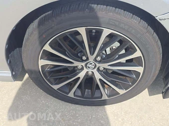 2018 Toyota Camry SE - miniatura 24