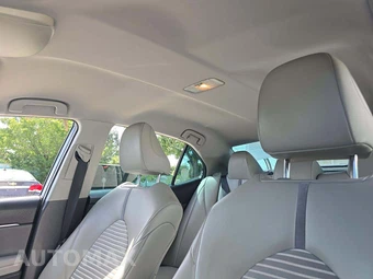 2018 Toyota Camry SE - miniatura 8
