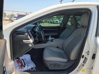 2018 Toyota Camry SE - miniatura 3