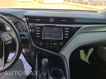 2018 Toyota Camry SE - miniatura 7