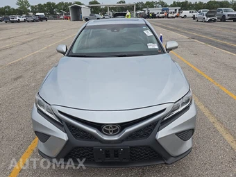 2018 Toyota Camry SE - miniatura 2