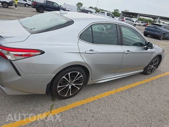 2018 Toyota Camry SE - miniatura 4