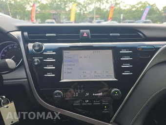 2018 Toyota Camry SE - miniatura 10