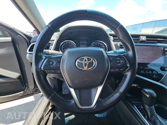 2018 Toyota Camry SE - miniatura 10