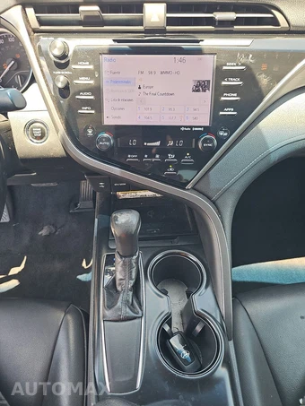 2018 Toyota Camry SE - miniatura 11