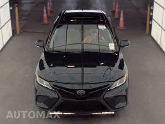 2018 Toyota Camry SE - miniatura 2