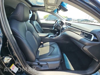 2018 Toyota Camry SE - miniatura 8