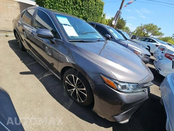 2018 Toyota Camry SE - miniatura 4