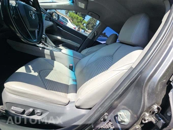 2018 Toyota Camry SE - miniatura 6
