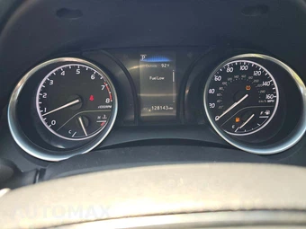 2018 Toyota Camry SE - miniatura 9