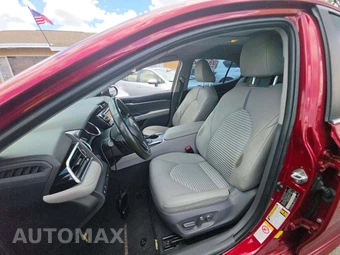 2018 Toyota Camry SE - miniatura 6