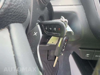 2018 Toyota Camry SE - miniatura 8
