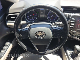 2018 Toyota Camry SE - miniatura 10
