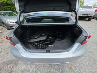 2018 Toyota Camry SE - miniatura 14