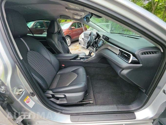 2018 Toyota Camry SE - miniatura 18