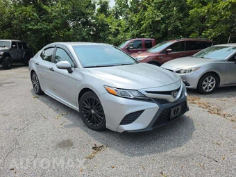 2018 Toyota Camry SE - miniatura 4