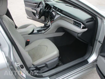 2018 Toyota Camry SE - miniatura 19