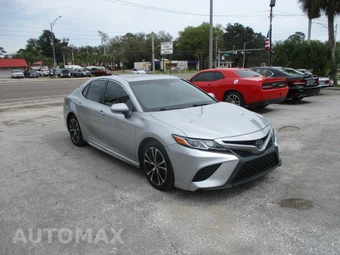 2018 Toyota Camry SE - miniatura 4