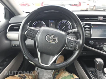 2018 Toyota Camry SE - miniatura 10