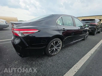 2018 Toyota Camry SE - miniatura 4