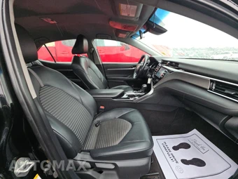 2018 Toyota Camry SE - miniatura 8