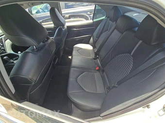 2018 Toyota Camry SE - miniatura 13