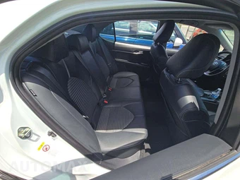 2018 Toyota Camry SE - miniatura 16