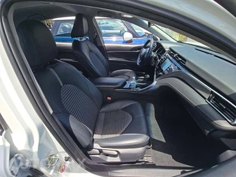 2018 Toyota Camry SE - miniatura 18