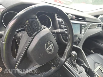 2018 Toyota Camry SE - miniatura 10