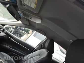 2018 Toyota Camry SE - miniatura 17