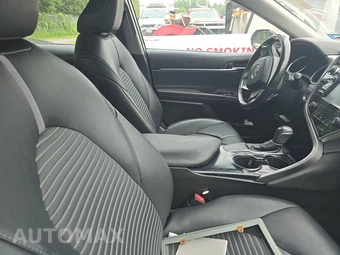 2018 Toyota Camry SE - miniatura 8