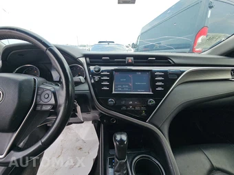 2018 Toyota Camry SE – miniatura 11